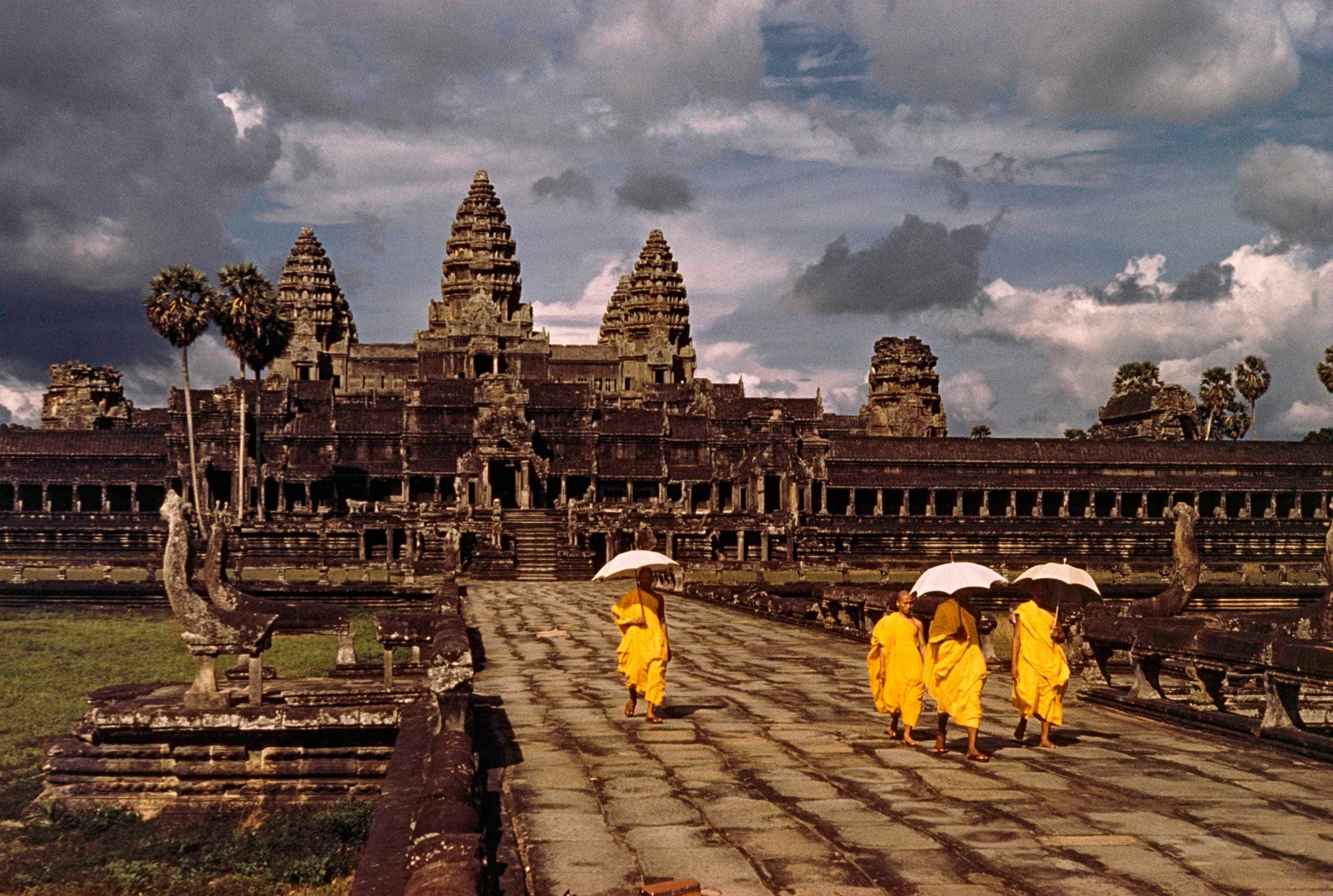 Discover Angkor Sunrise by Vespa