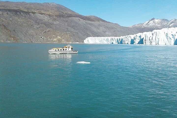 Calafate Southern Navigation Perito Moreno and Valley Trekking