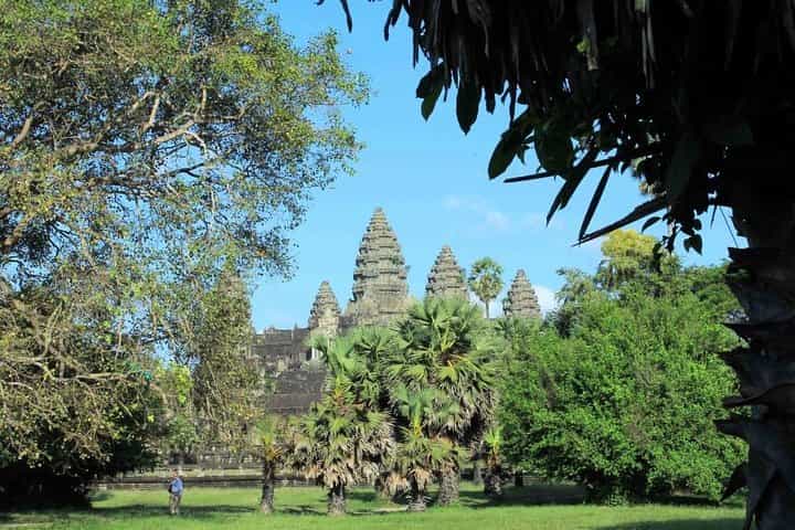 Two Days Angkor Temples Beng Mealea plus Kampong Phluk Village