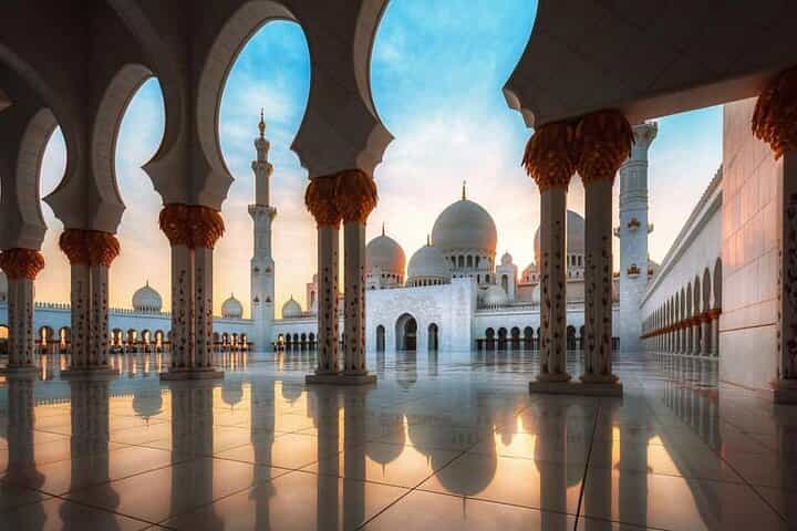 Full-Day Abu Dhabi City Tour with Etihad Tower Entry