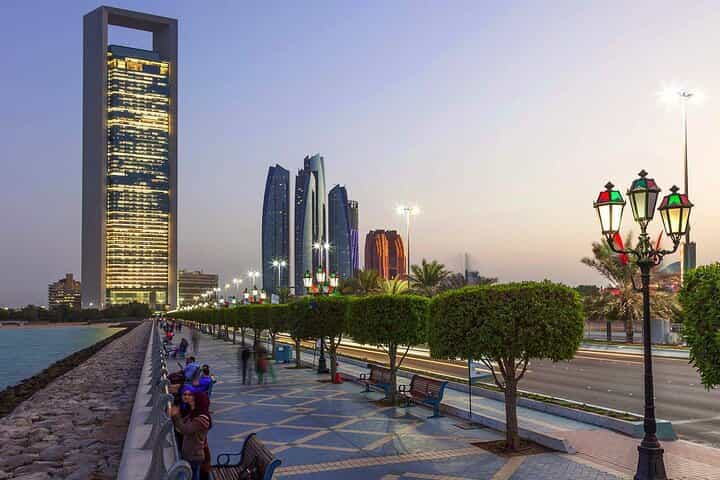 Abu Dhabi City Tour with Warner Bros. Park
