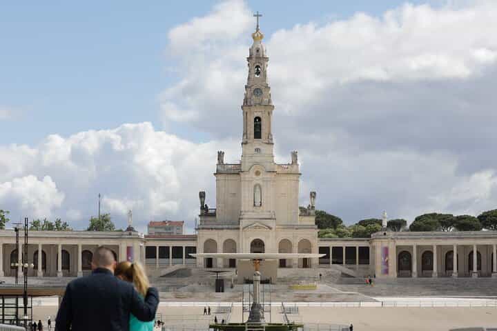 Private transfer from/to Fátima - Porto, Braga or Guimarães