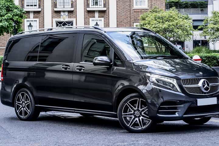 Private Transfer between Paris Airport CDG - Paris Airport ORY