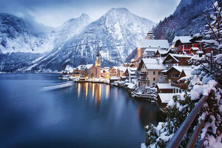 Private tour from Salzburg to Mondsee - St Gilgen - Hallstatt