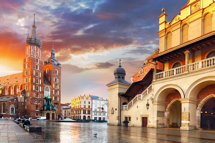 Exclusive Private Transfer from Budapest to Krakow, Door-to-Door