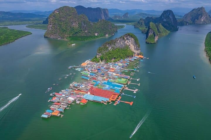 Phi Phi and Jamebond Islands Snorkeling,Canoeing Tour from Phuket