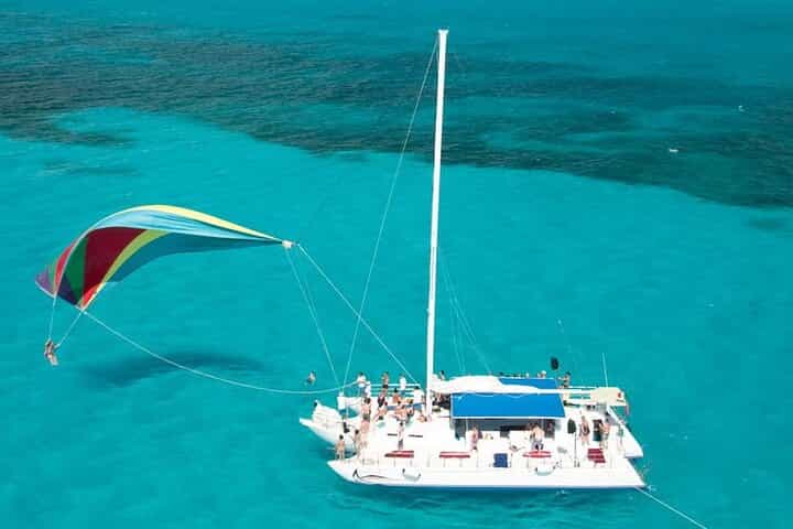 Catamaran to Isla Mujeres with Transportation from your Hotel