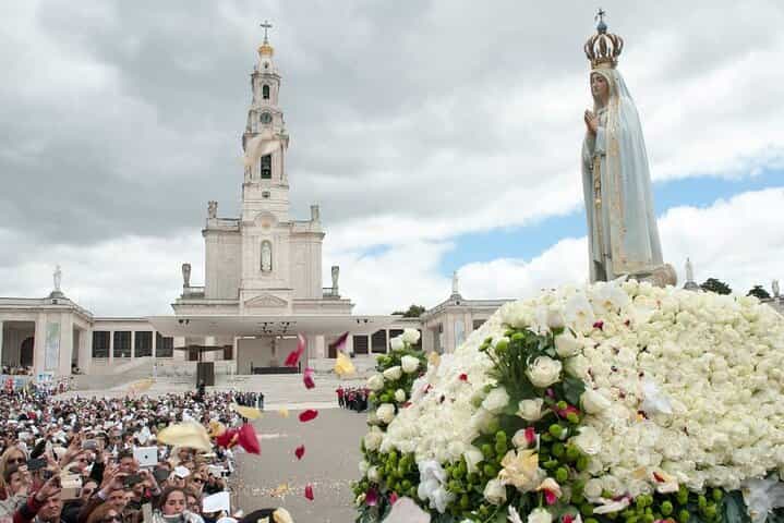 Private tour to Fatima Nazaré and Óbidos from Lisbon