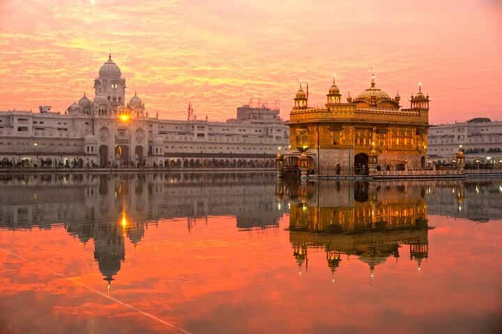Delhi, Dharamshala, Amritsar & Kashmir Valley Tour