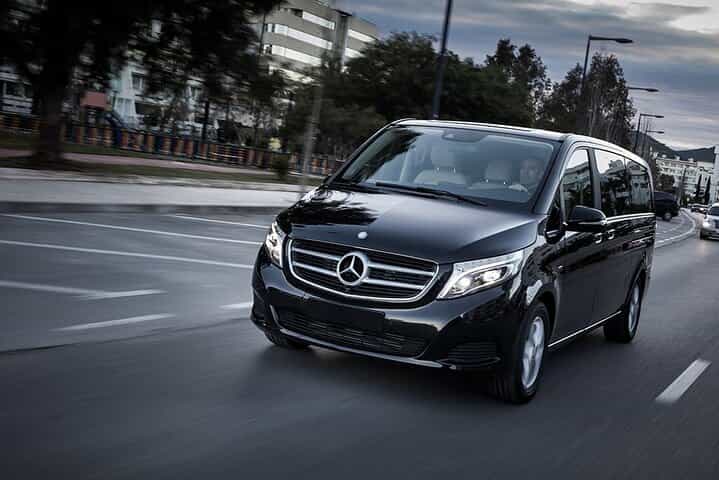 Lisbon Airport Transfer to Fátima: Private, Flight Tracked V