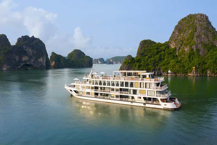 Halong Bay Discovery: 2-Day Hermes Cruise with Private Balcony