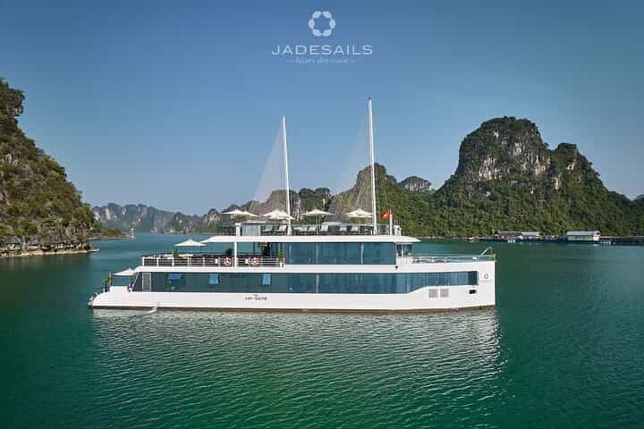 Hanoi: Jade Sails Luxury Day Cruise in Lan Ha Bay with Buffet