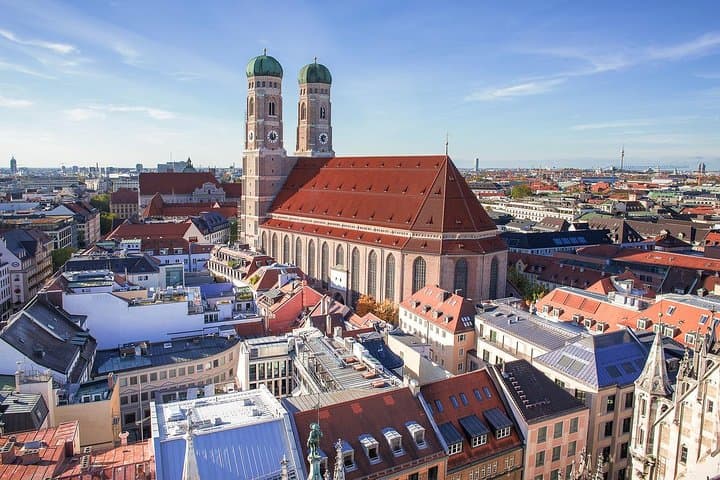Private Transfer: Frankfurt to Munich with 2h Sightseeing Stop