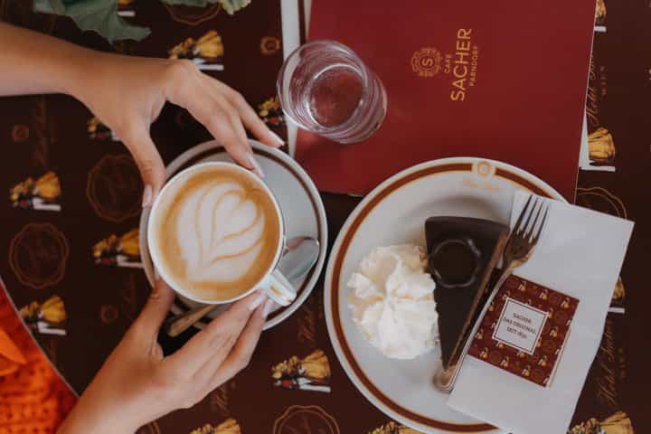 Vienna to Parndorf Outlet: Shopping Shuttle & Sacher Cake