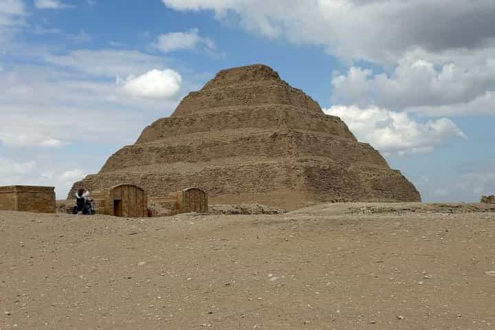 VIP Private Giza Pyramids Sphinx Saqqara and Memphis Tour