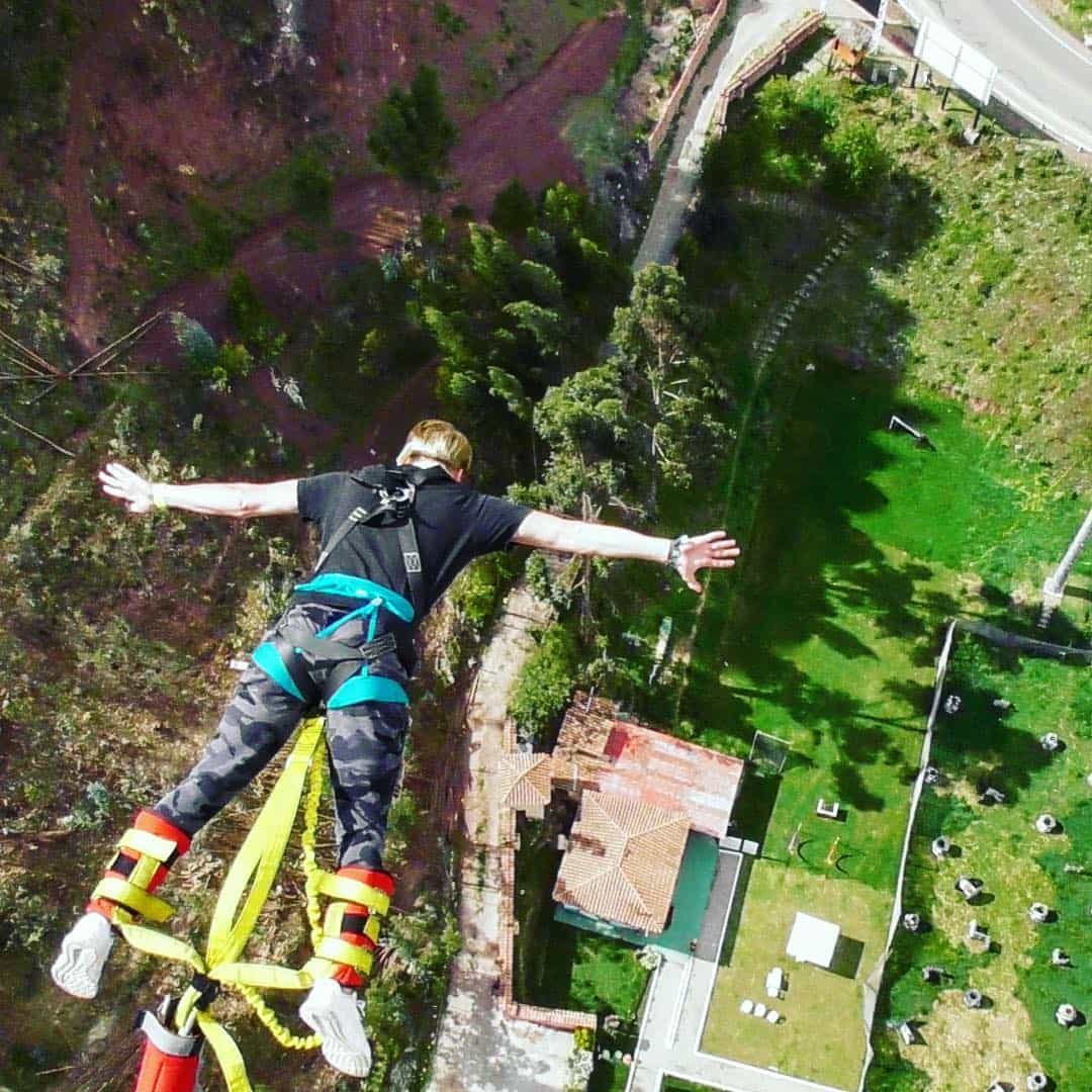Cus-16 : Bungee Jumping Over Peruvian Canyons