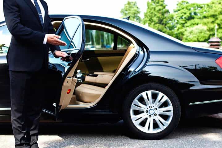 Private departure transfer from Belgrade City Center to the Airport