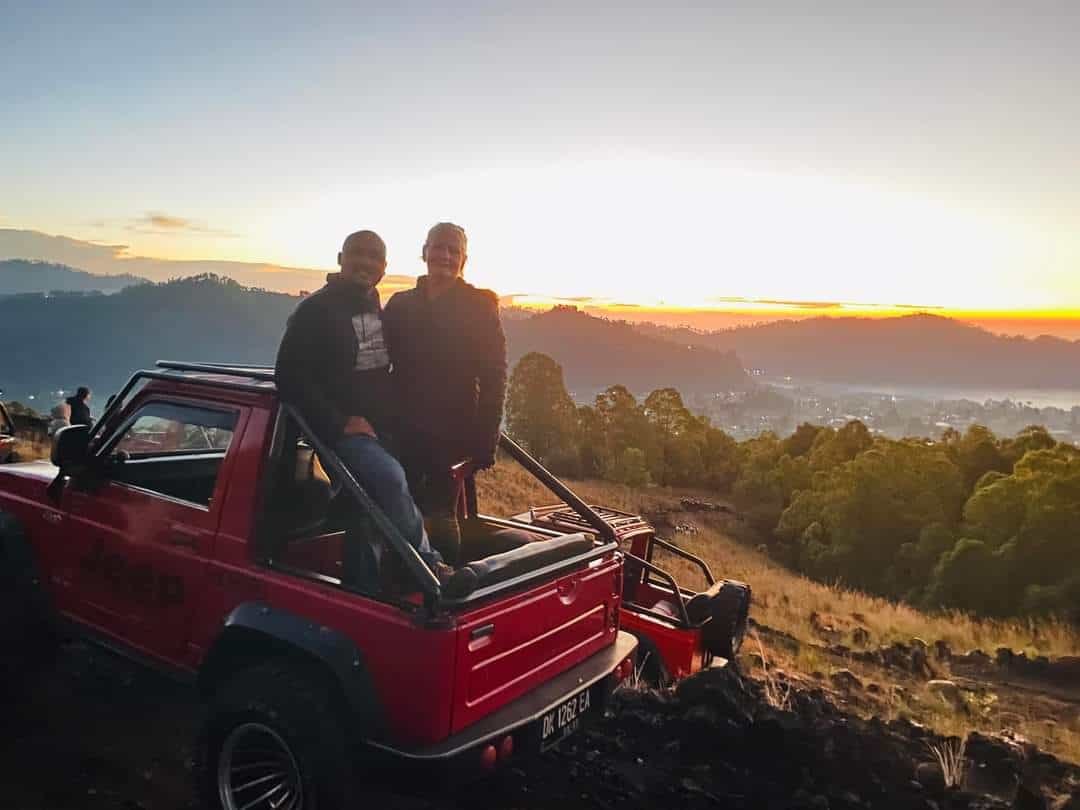 Batur Volcano Sunrise Jeep Tour and Floating Temple