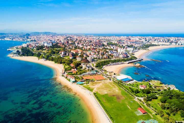 Hello Santander: Private 2-Hour Intro City Walk with Local Guide