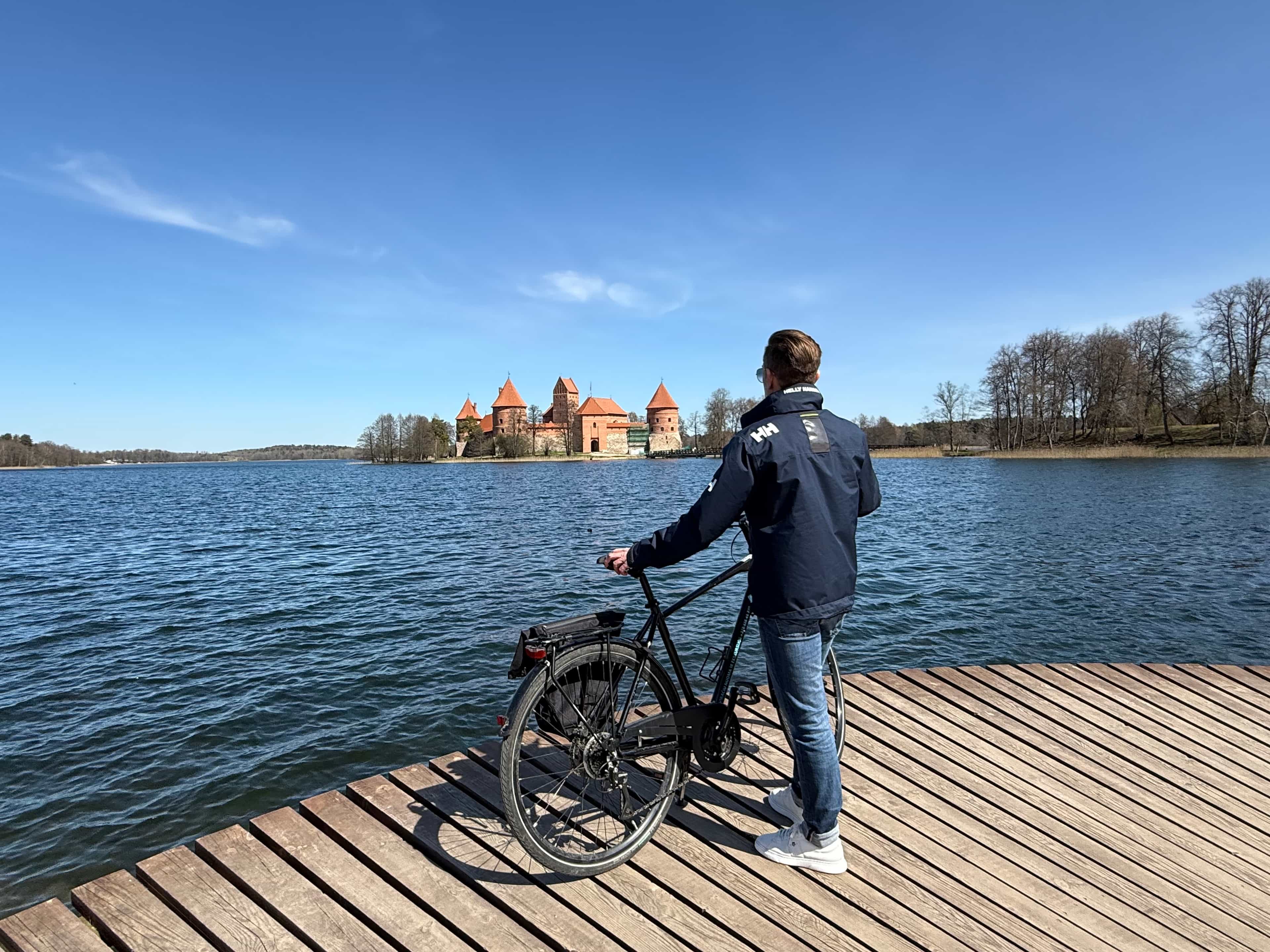 Full day Self-Guided trip to Trakai - bicycle rent for 24 h. and train tickets