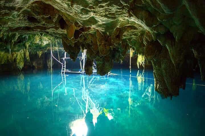 Cancun Guided Sightseeing with Taco Lunch & Cenote Experience