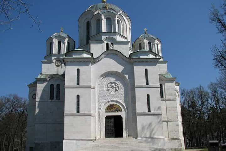 Topola: Royal Dynasty Day Trip from Belgrade