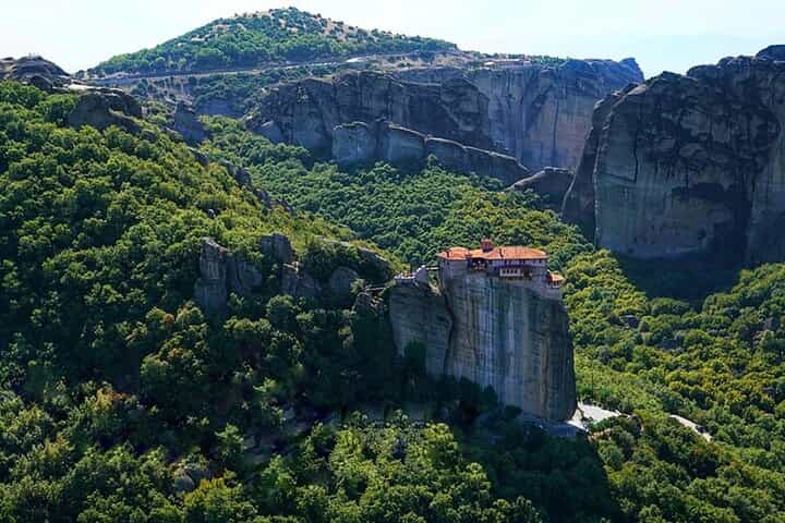 Private Thessaloniki to Meteora Monasteries Tour