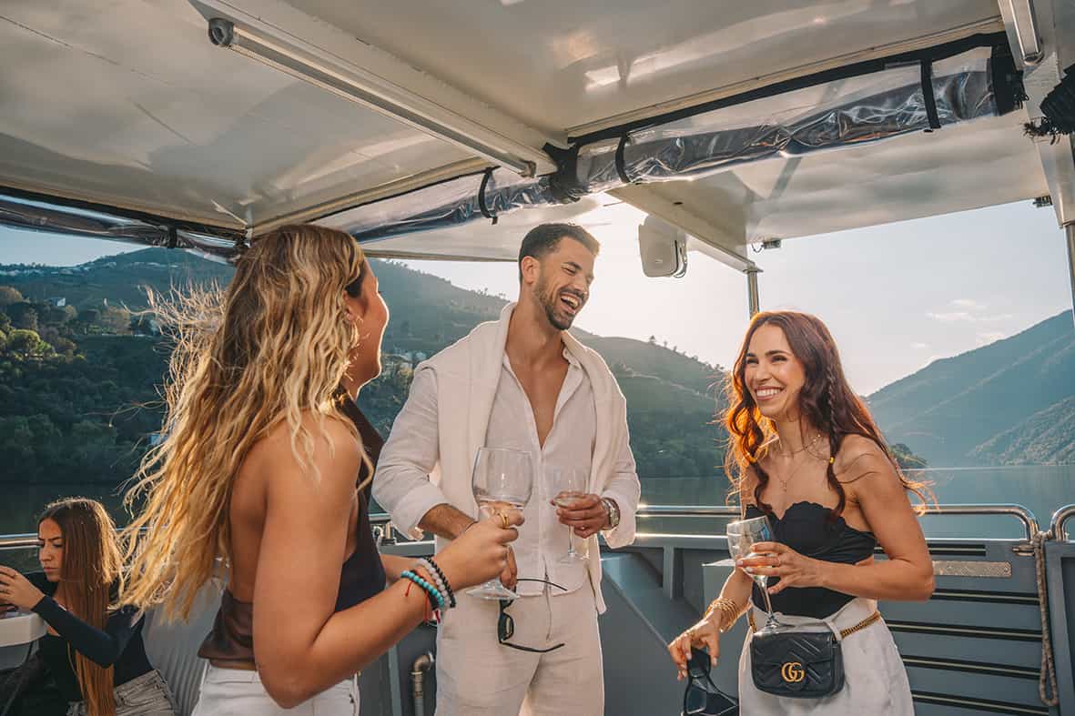 Douro Sunset Experience - Panoramic Tour in the Douro Valley with Music and Open Wine Bar