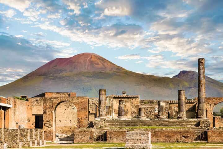 Private tour Herculaneum, Winery and Pompeii full day from Napoli