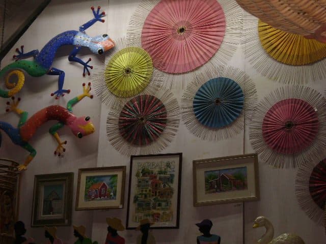 Pelican Crafts Center (The Pelican Village)