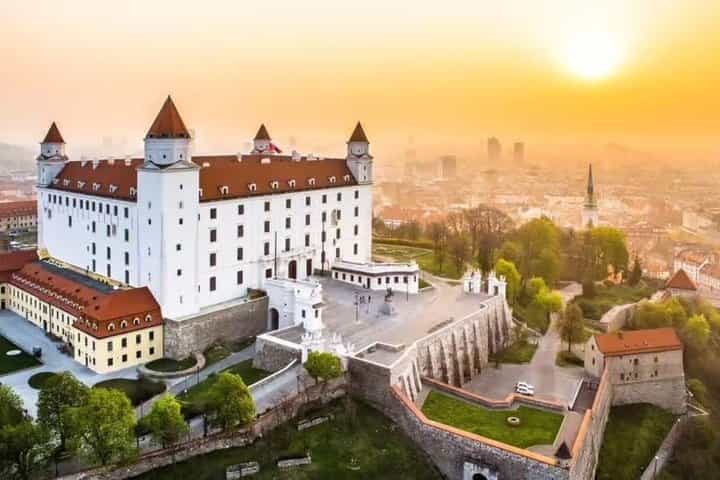 Budapest to Vienna with stop in Bratislava
