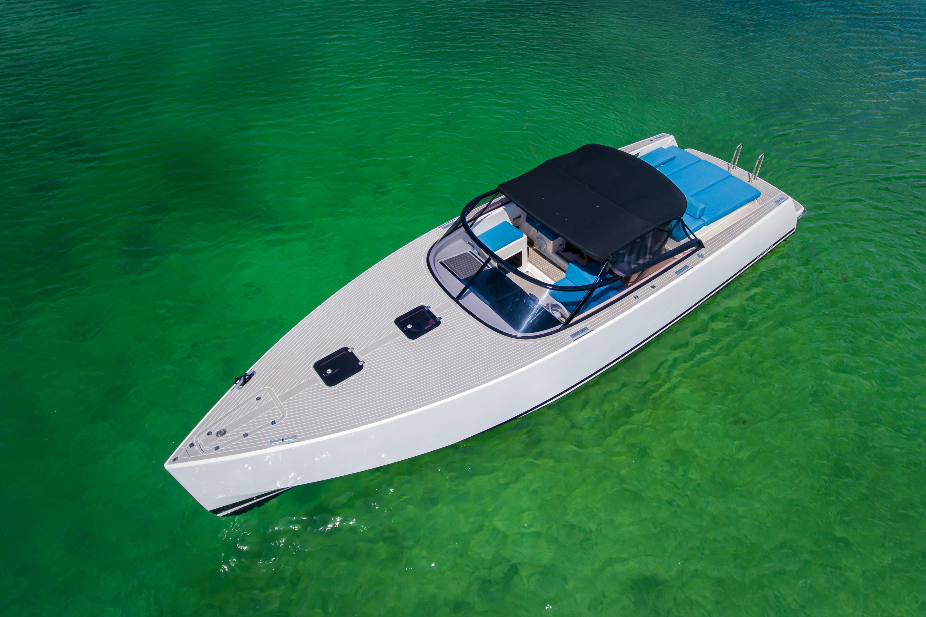 All Inclusive Cancun: 4 hours Coast & Fun in 40' Yacht Van Dutch