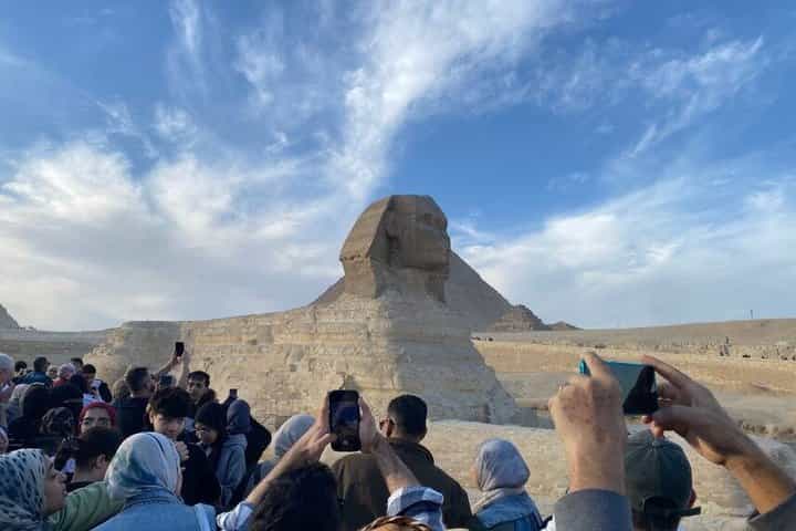 VIP Private Giza Pyramids and Sphinx Tour with Camel Ride Lunch