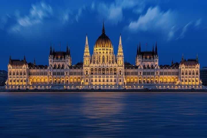 Budapest and Bratislava private day tour from Vienna