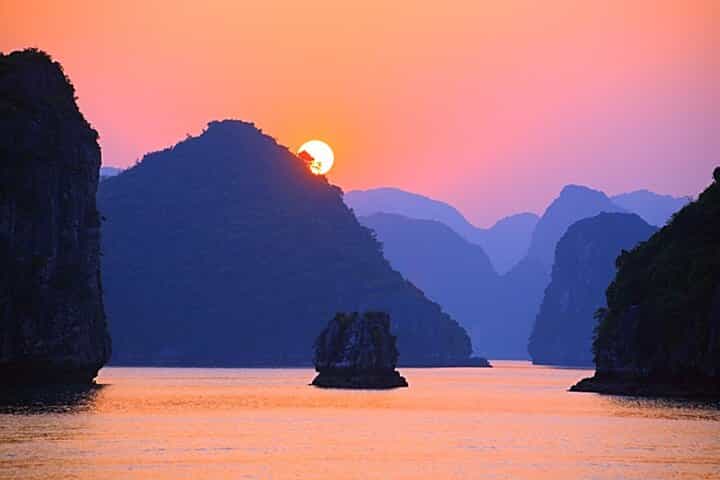 Cat Ba Island - Lan Ha Bay Sunset Tour with Kayaking and Swimming