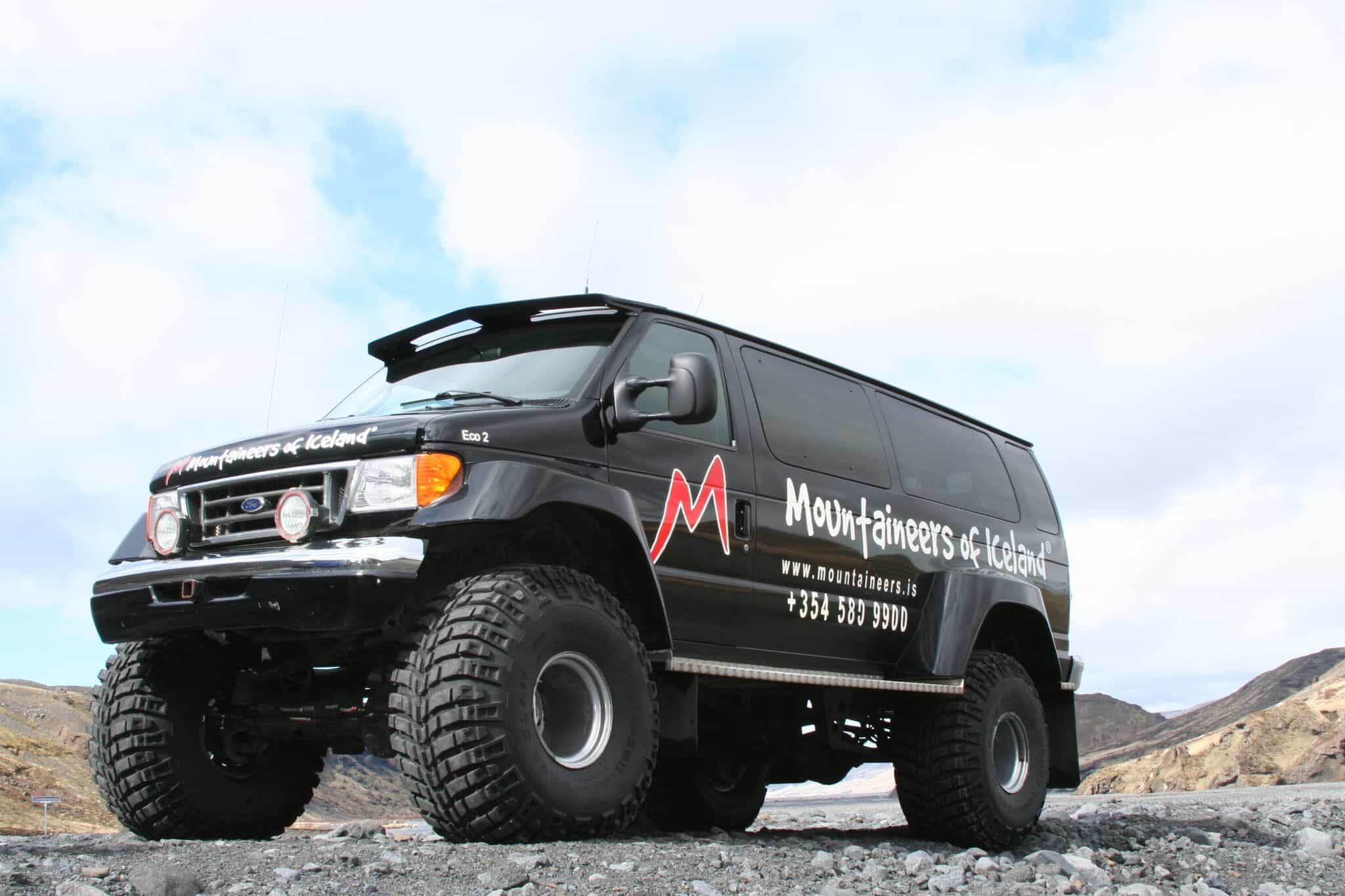 Pearl Tour - Golden Circle Super Jeep Tour & Snowmobiling
