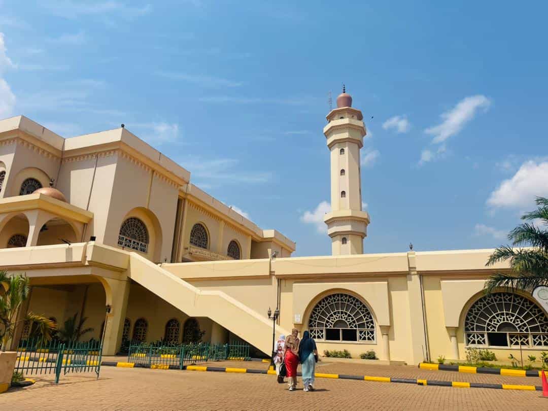 Kampala: Full-Day City Highlights Tour with Lunch & Private transfers