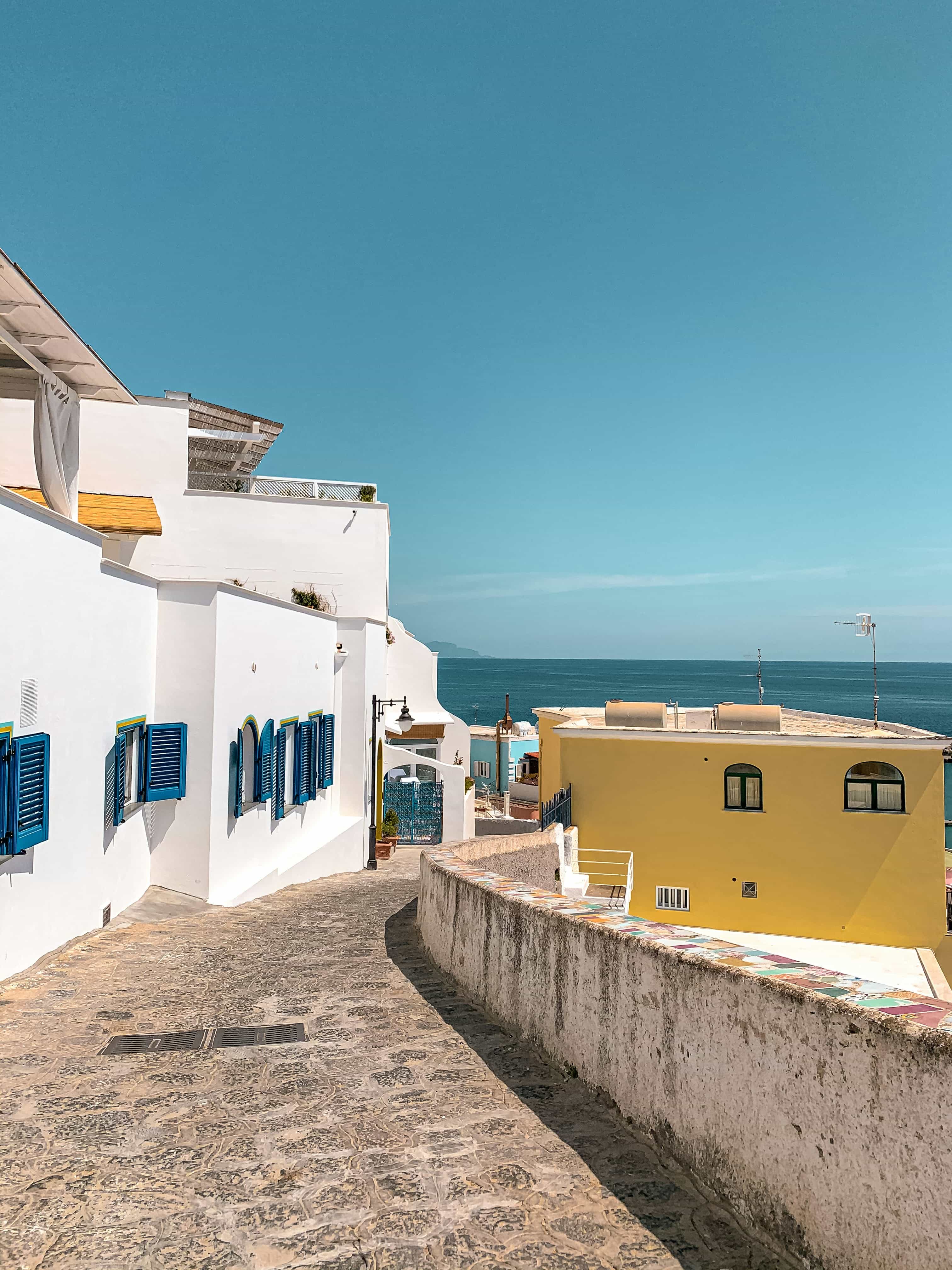 Private Tour of Capri Island and Blue Grotto from Rome by High-Speed Train