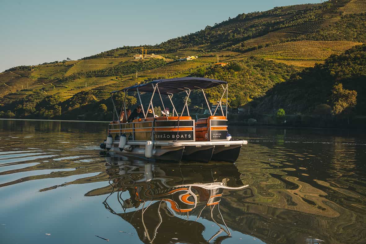 Douro Private Experience - 1h50 private boat ride on the Douro River