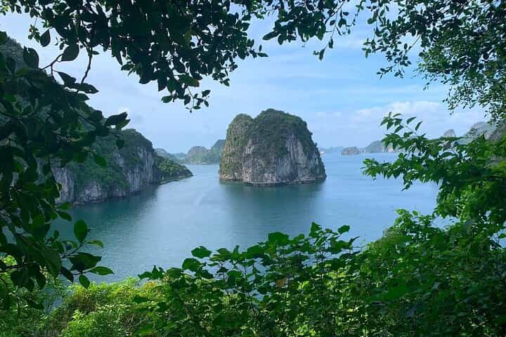 From Hanoi: Off-the-Beaten-Path Bai Tu Long Bay Scenic Cruise
