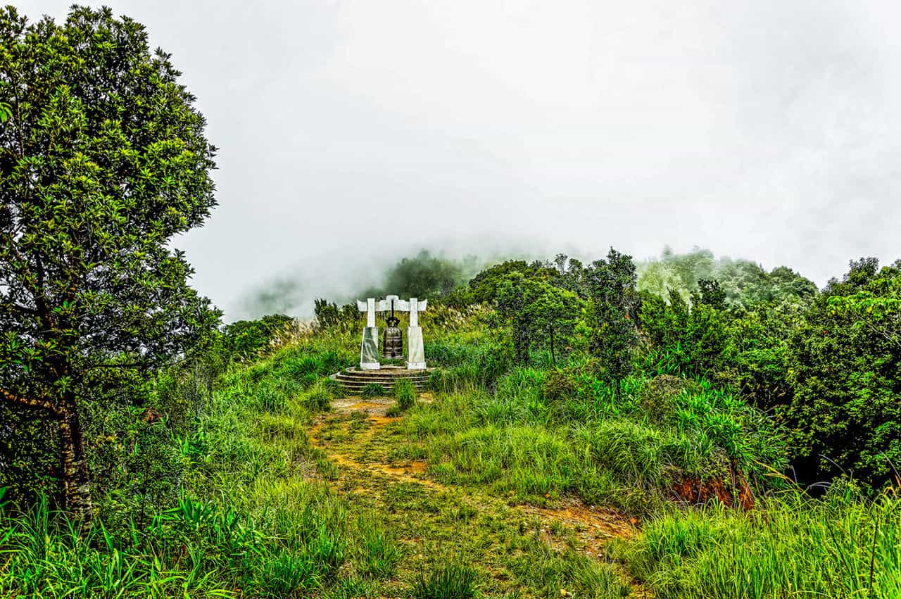 Da Nang: Full-day Bach Ma National Park Trek And Beach Retreat