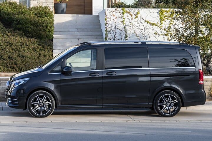 Airport Transfer: Warsaw to Warsaw Airport WAW by Luxury Van