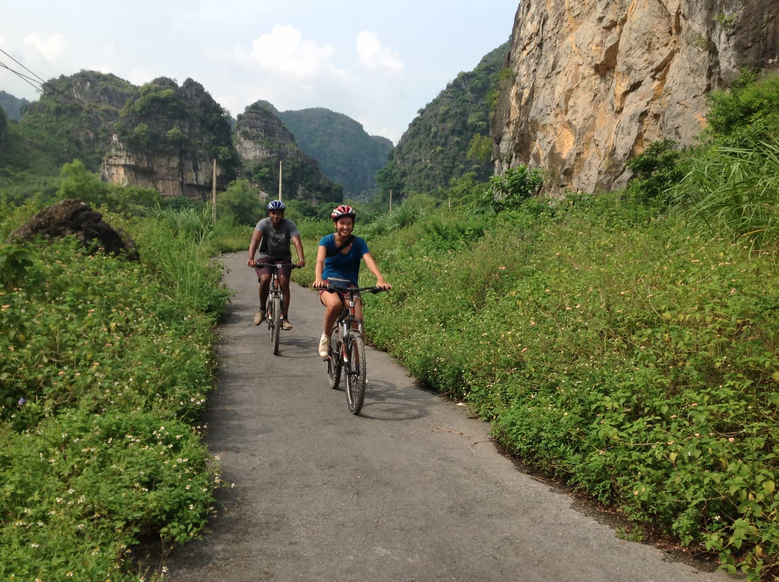 4-Day Bike Tour The North Of Viet Nam from Ha Noi to Tam Coc