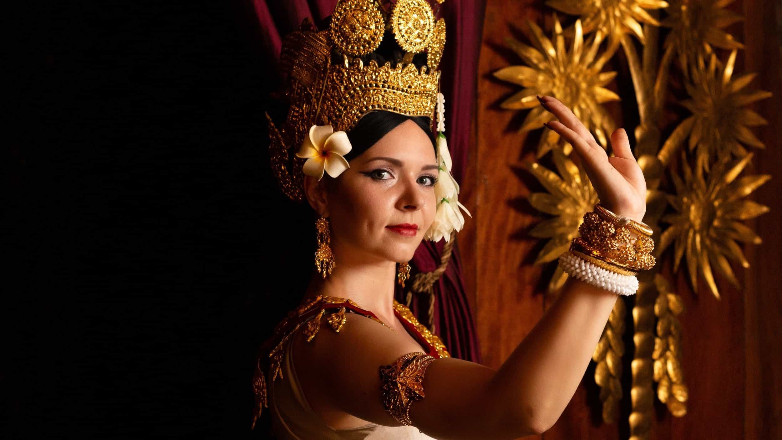 Buffet dining & with Apsara dance performance