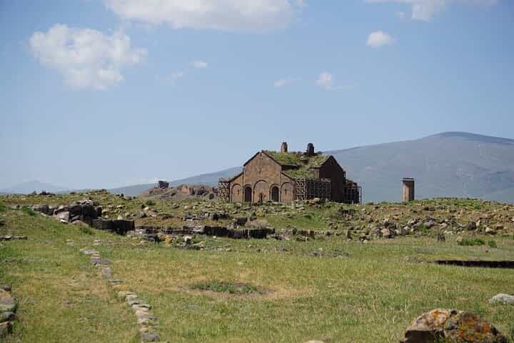All-inclusive Private Guided 2-day Tour of Kars-Ani