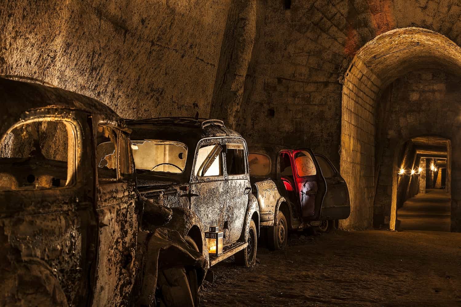 Naples walking tour and street food with Bourbon Tunnel tour