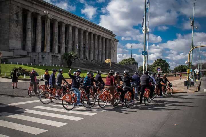 Buenos Aires Bike Tour: North Districts, Recoleta and Palermo