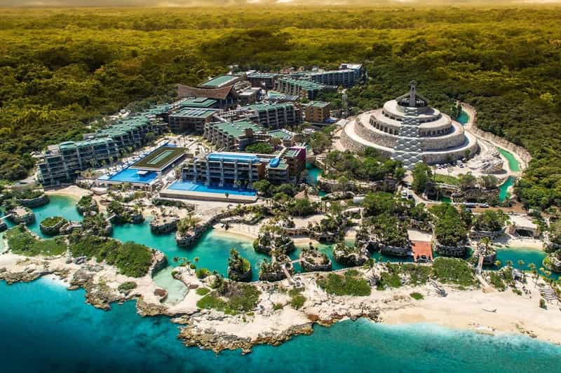 Private Shuttle from Hotel Xcaret México to Cancun Airport
