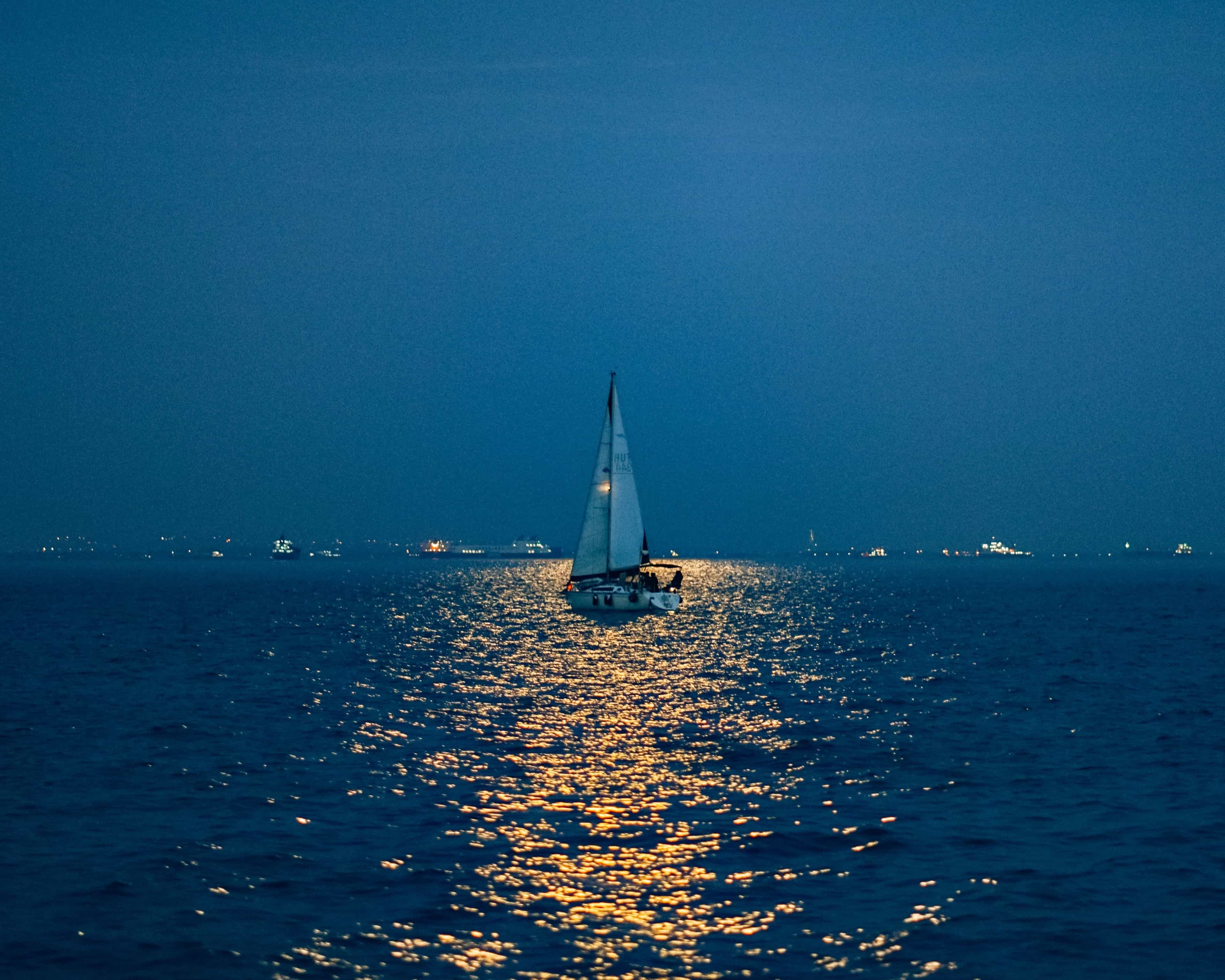 2.5‑Hour Full Moon Night Sail on the Assol — Sotogrande (Couples) 2.5‑Hour Full Moon Night Sail on the Assol — Sotogrande (Couples)