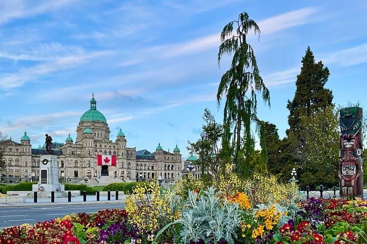 Victoria in 1 Day for Seniors - Mile 0 of the Trans-Canada Highway Victoria in 1 Day for Seniors - Mile 0 of the Trans-Canada Highway